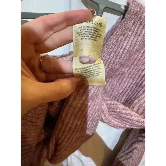 Angel of The North Women's XS Pink Wool Blend Twist Back Pullover Sweater Preppy - Picture 7 of 7